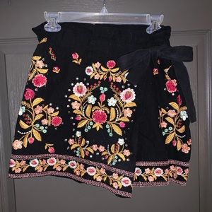 Embroidered black Skort